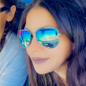 Meet your Posher, Sunny